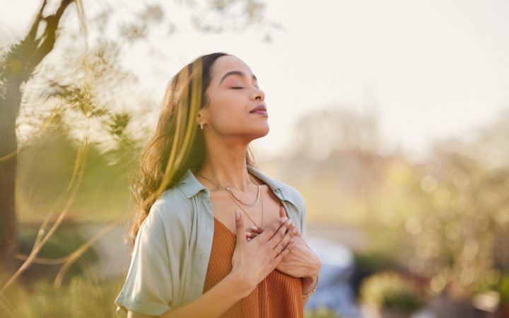 How Mindfulness and Aromatherapy Roll-ons Boost Your Well-being